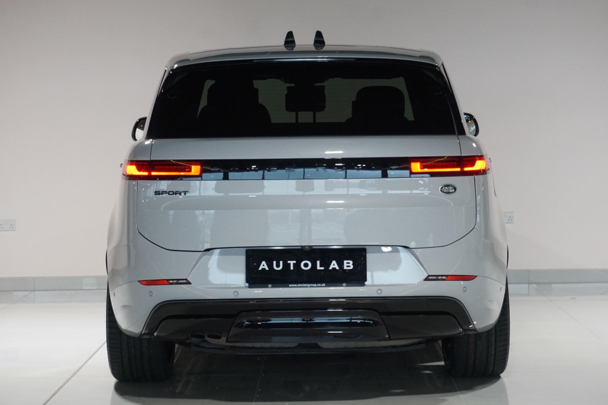 Land Rover Range Rover Sport 3.0 D300 MHEV Dynamic SE SUV 5dr Diesel Auto 4WD Euro 6 (s/s) (300 ps)